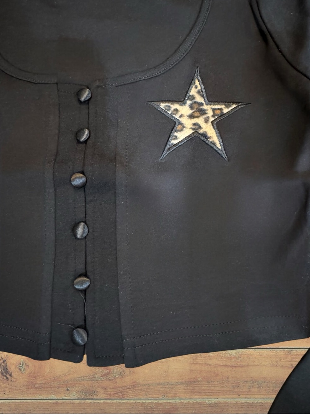Current Mood Black Cropped Scoop Neck Cardigan With Leopard Star NWT Size Small - Picture 4 of 13